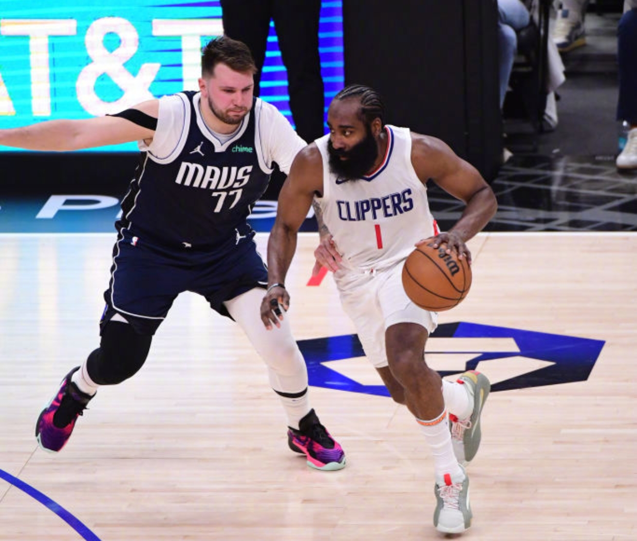 华体会体育-NBA西部强敌对决：勇士负于快船收获两连败(nba西部太强了)